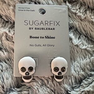 3/$20 Glow in the dark skulls